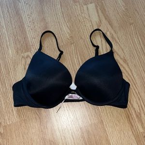 PINK Wear Everywhere Push-Up Bra